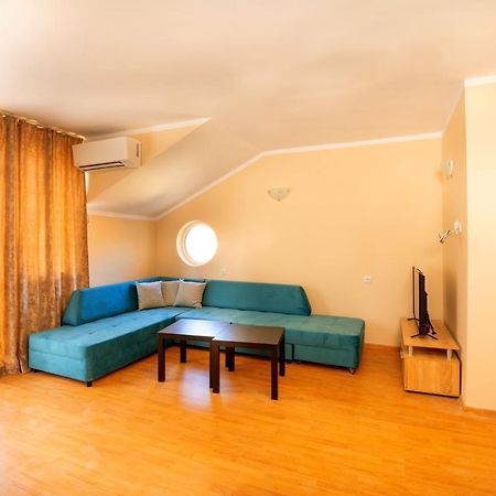 House With Garden Hotel Pomorie Exterior photo