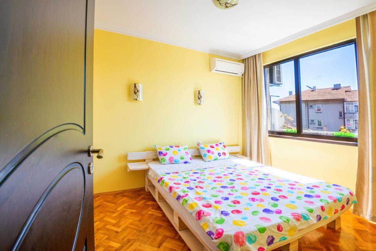 House With Garden Hotel Pomorie Exterior photo