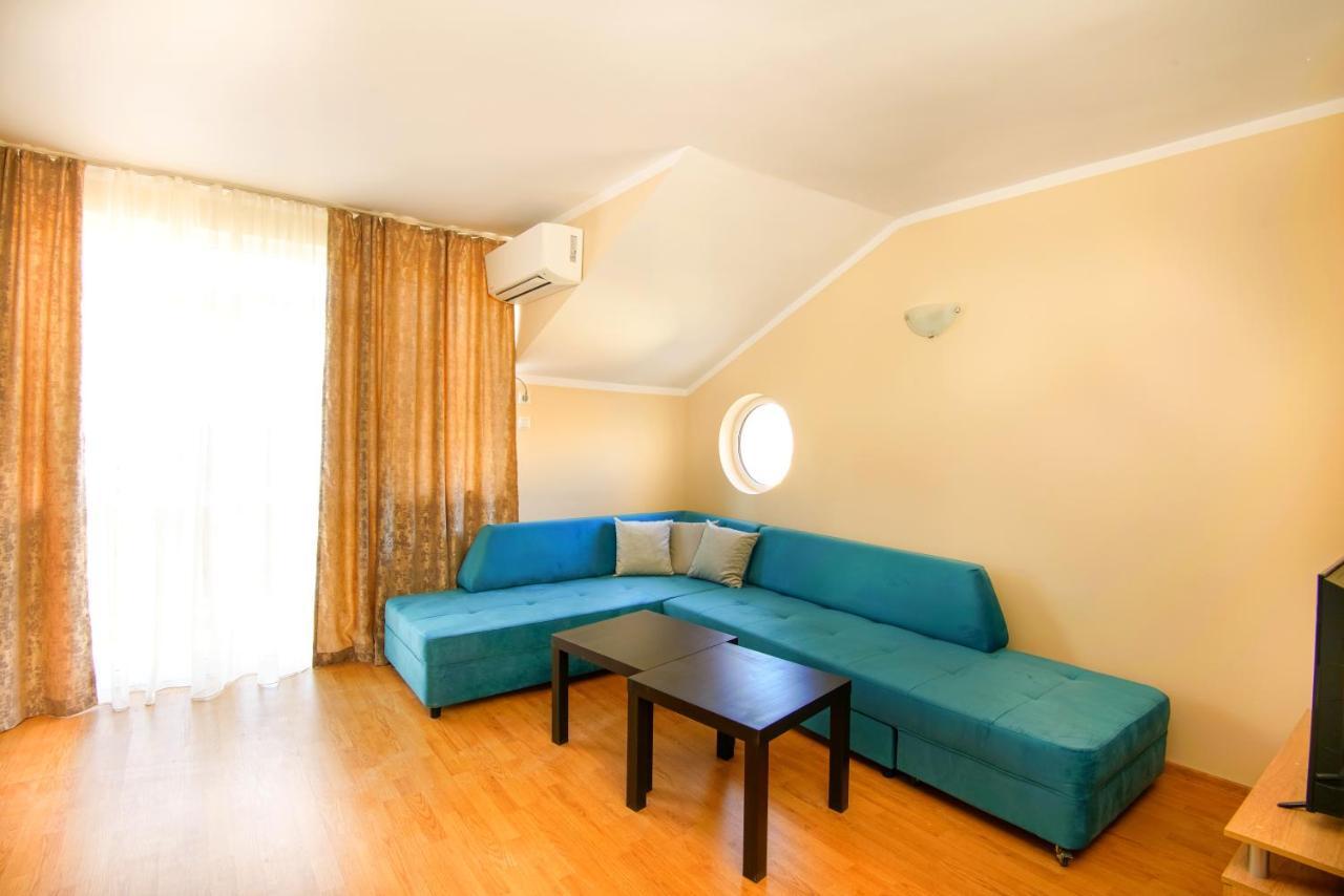 House With Garden Hotel Pomorie Exterior photo