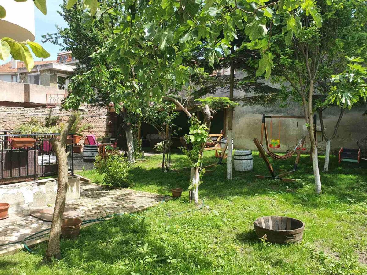 House With Garden Hotel Pomorie Exterior photo
